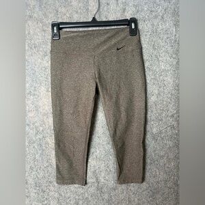 Nike Dri Fit Woman XSmall molding Capri Brown Leggings